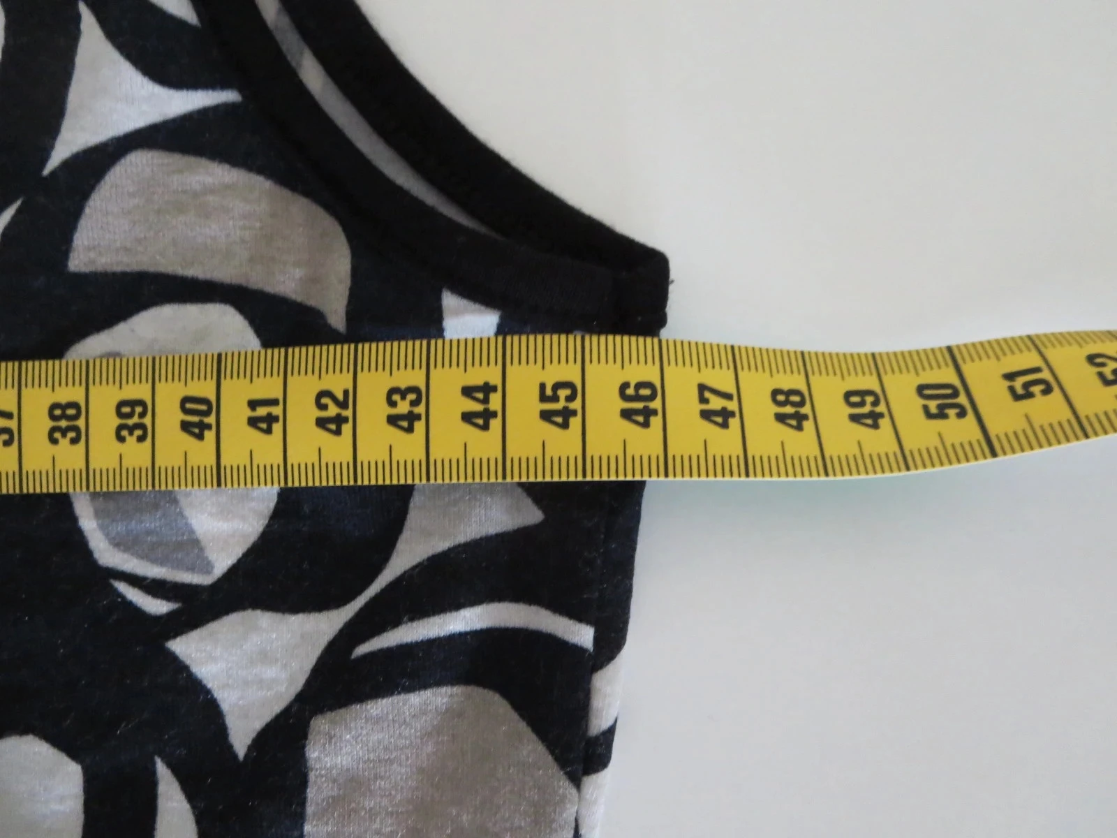 Robe Patrice Bréal Noir, Blanc & Rouge – Taille 38/40 – Très bon état – photo 5